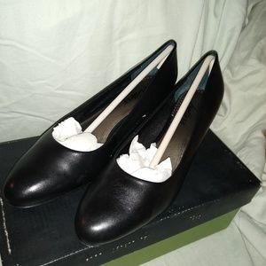 Trotters Janna black 6 1/2